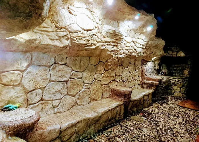 Хотел Сакар *